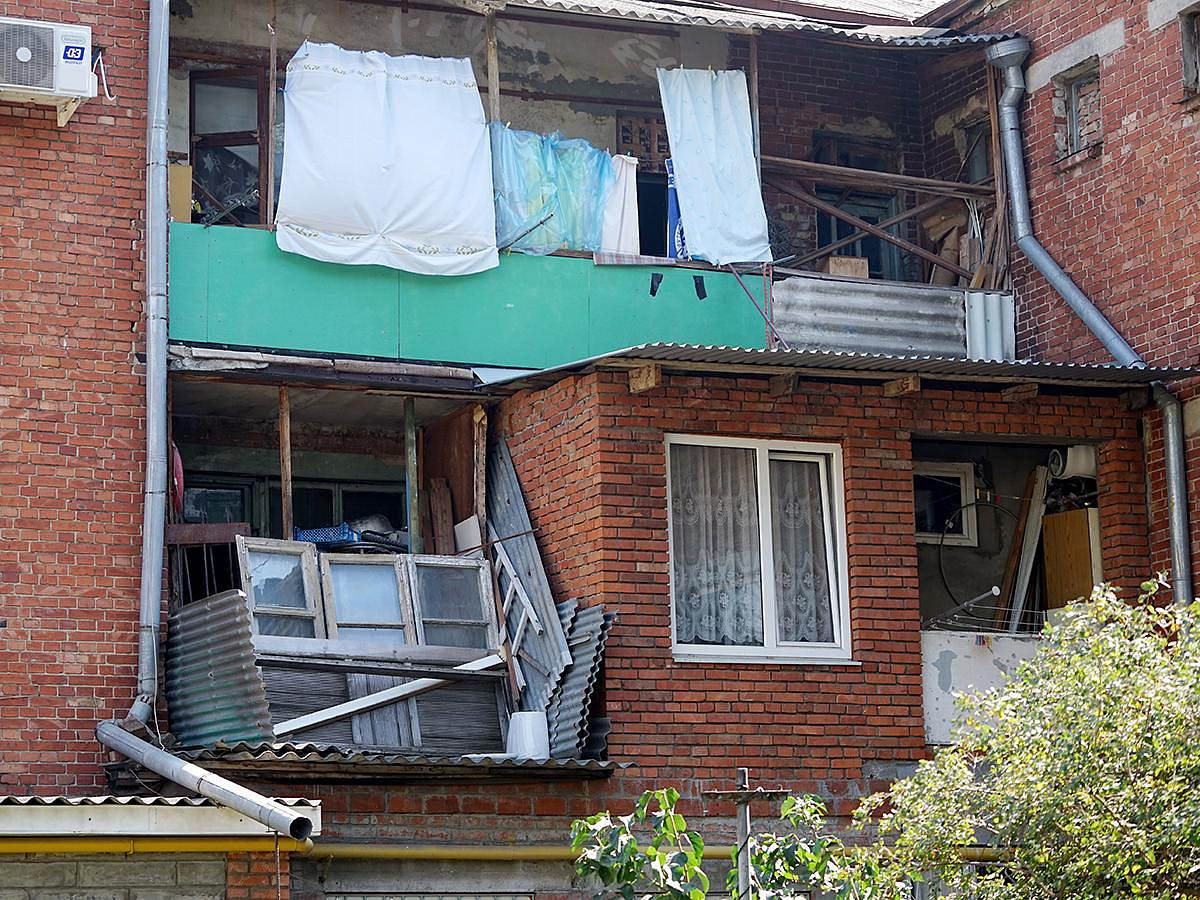 Жителей 54 аварийных домов расселят за два года