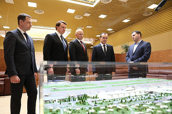 Губернатор Кондратьев и мэр Сочи Копайгородский обсудили развитие логистики в сочинском аэропорту