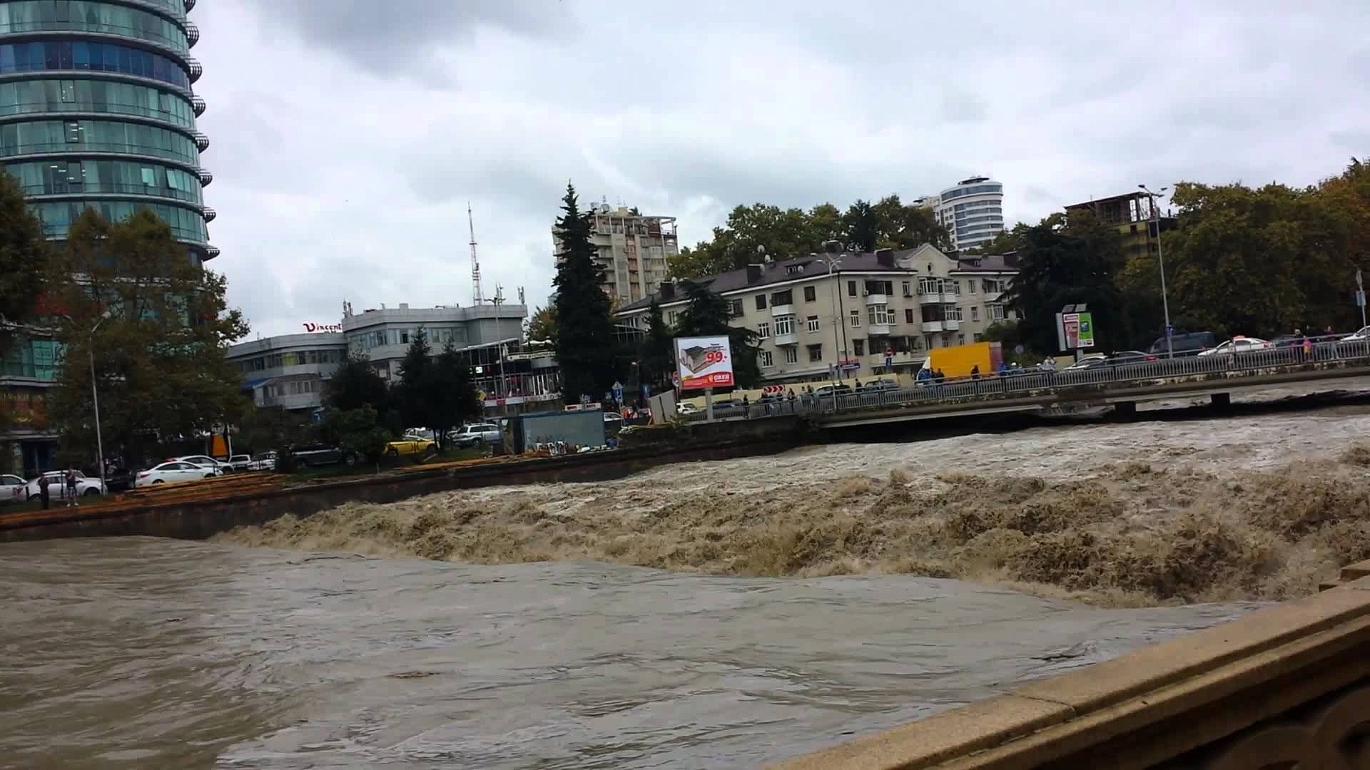 Результат сочи сегодня. Туапсе и Сочи 2010 год наводнение. Наводнение в Сочи. Наводнение в Туапсе 2018 год. Туапсе ул Сочинская паводки.