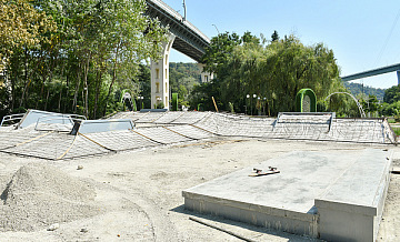 На набережной реки Мацесты в Сочи строят площадку для экстремальных видов спорта