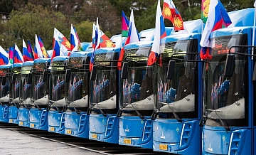 В Сочи передали 71 новый автобус на метане