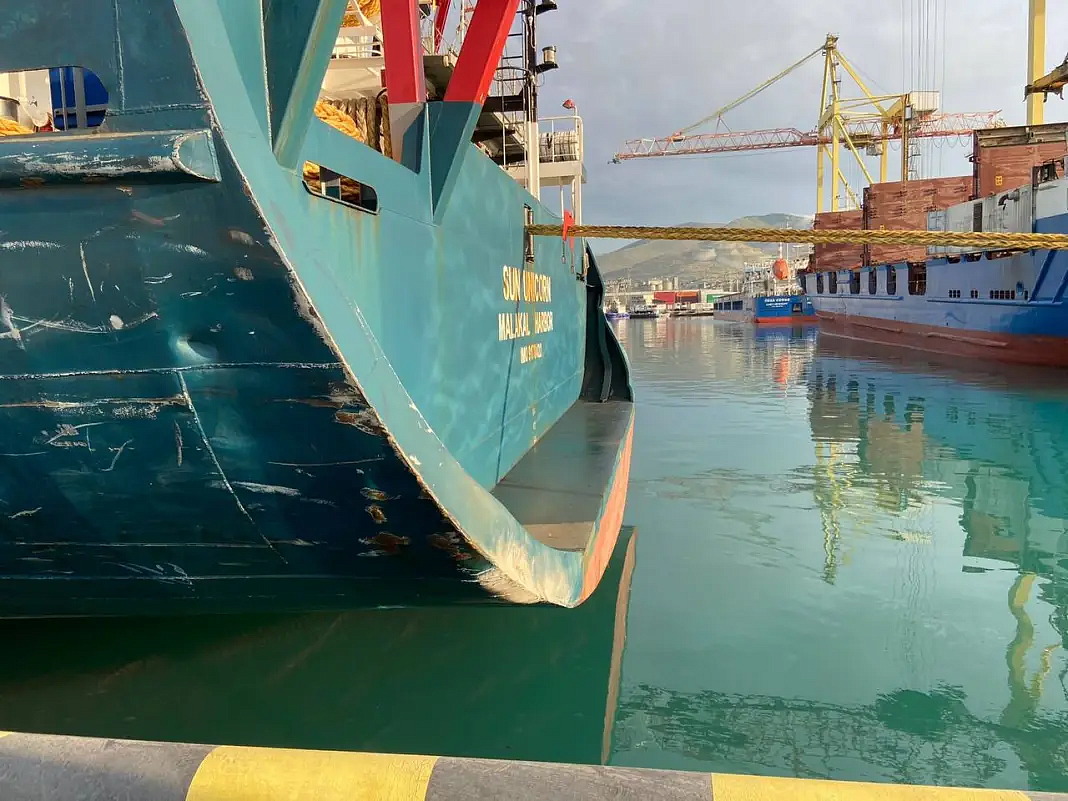 В порту Новороссийска произошло столкновение двух судов